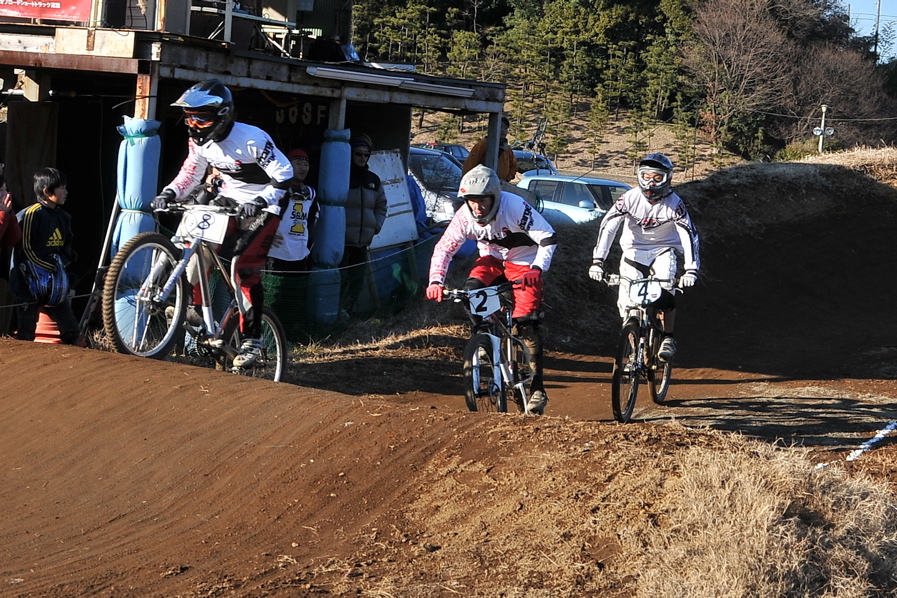 2009JOSF緑山１月オープニングレースVOL2：MTBエリートクラス決勝予選〜決勝_b0065730_723948.jpg