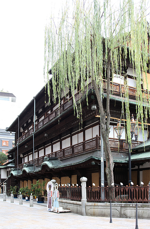 道後温泉本館_f0148962_23301016.jpg