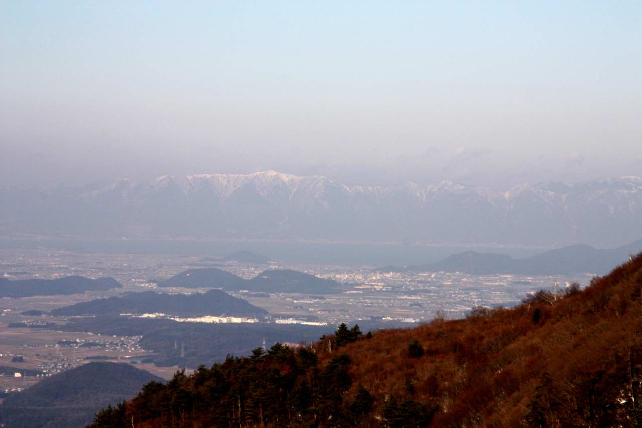 綿向山からイハイガ岳、そして竜王山周回_e0110500_2365437.jpg