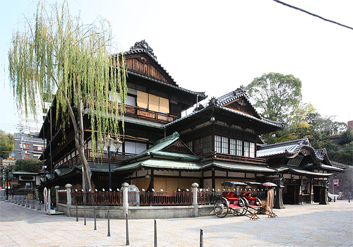 道後温泉本館_f0148962_0282164.jpg