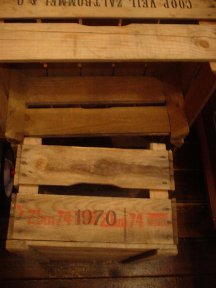 Vintage Wood Box_f0091162_1740892.jpg