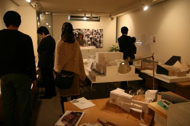 建築展にて_e0029115_11213258.jpg