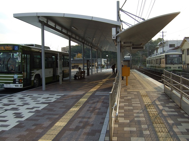 広電廿日市市役所前（平良）駅_f0029441_112078.jpg