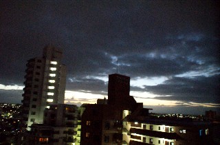 黎明時_e0166355_6525393.jpg