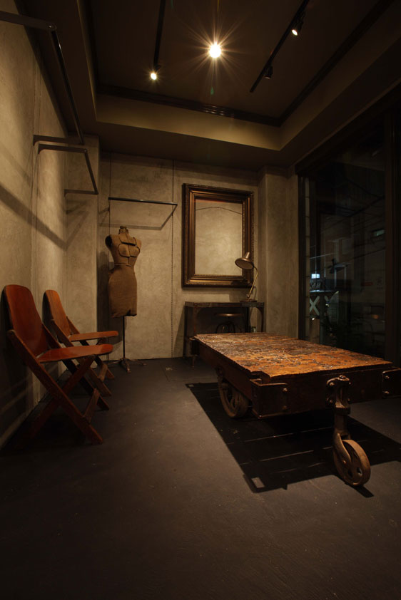 ＡＮＴＩＱＵＥ_a0092961_1247720.jpg
