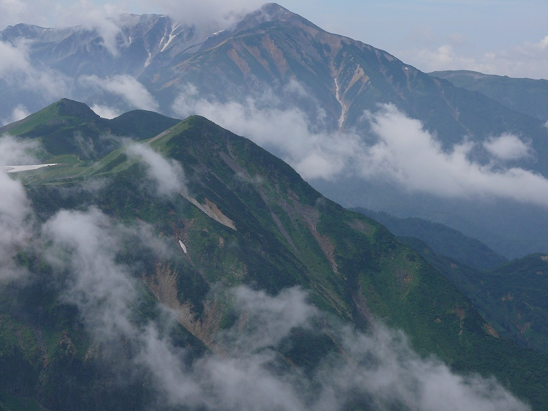 歩くアルペンルート４（浄土山　雄山　大汝）_c0196076_224461.jpg