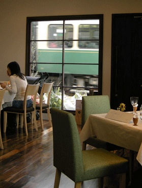 Italian restaurant at Enoshima_d0103511_17435943.gif