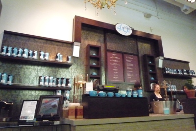 W.4th のカフェ。 「49th PARALLEL COFFEE ROASTERS」_d0129786_15342776.jpg