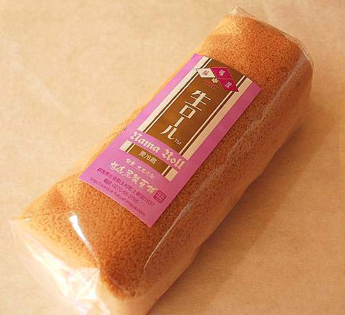 福嶋屋の生ロールケーキ(いちご)_c0177814_10271150.jpg