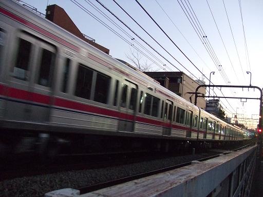 夜明けの回送電車はかっこいい びあだるの とにかく 節制生活