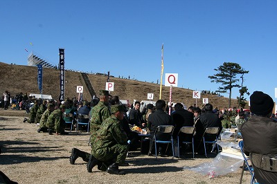 習志野 陸上自衛隊 第一空挺団 初降下訓練　　1/11 pm_d0123327_22415120.jpg