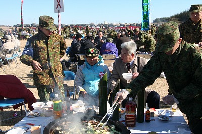 習志野 陸上自衛隊 第一空挺団 初降下訓練　　1/11 pm_d0123327_2255675.jpg