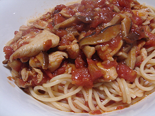 鶏肉と椎茸のトマトソーススパゲティ_c0025217_10495454.jpg