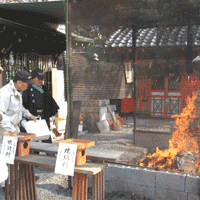 京都要庵歳時記　「壬生寺　節分会」（2）_d0033734_18585962.gif