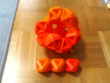 以前に作成した”正８面体”を繋げて輪を作る試み。 その６_b0035506_18302072.jpg