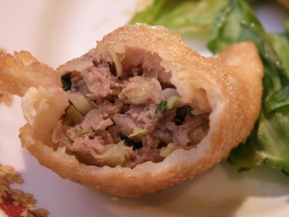 すずらん通り 華味屋の新作ギョウザ!_f0053279_1557295.jpg