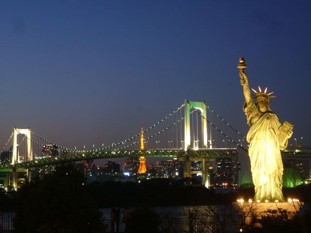 東京お台場・レインボーブリッジと自由の女神像(レプリカ)_a0016730_21382942.jpg