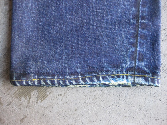 T.A.T.A. 転写デニム スウェットパンツ : 『Bumpkins putting on airs』