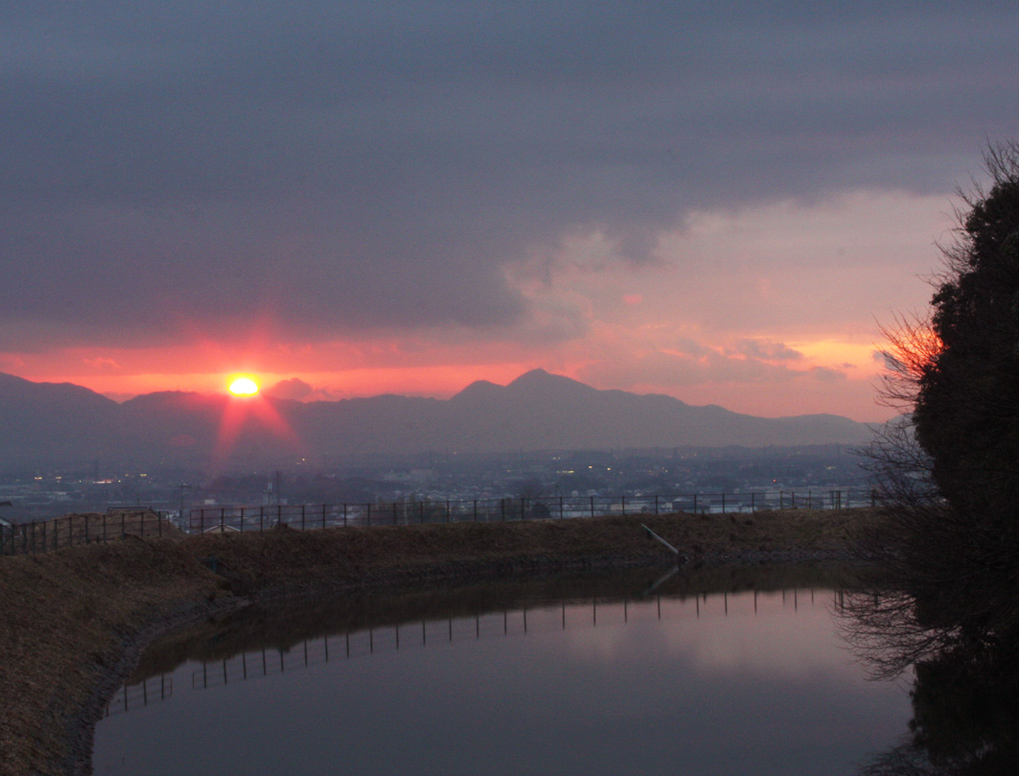 天理市　崇神天皇陵　夕日_c0108146_22142257.jpg