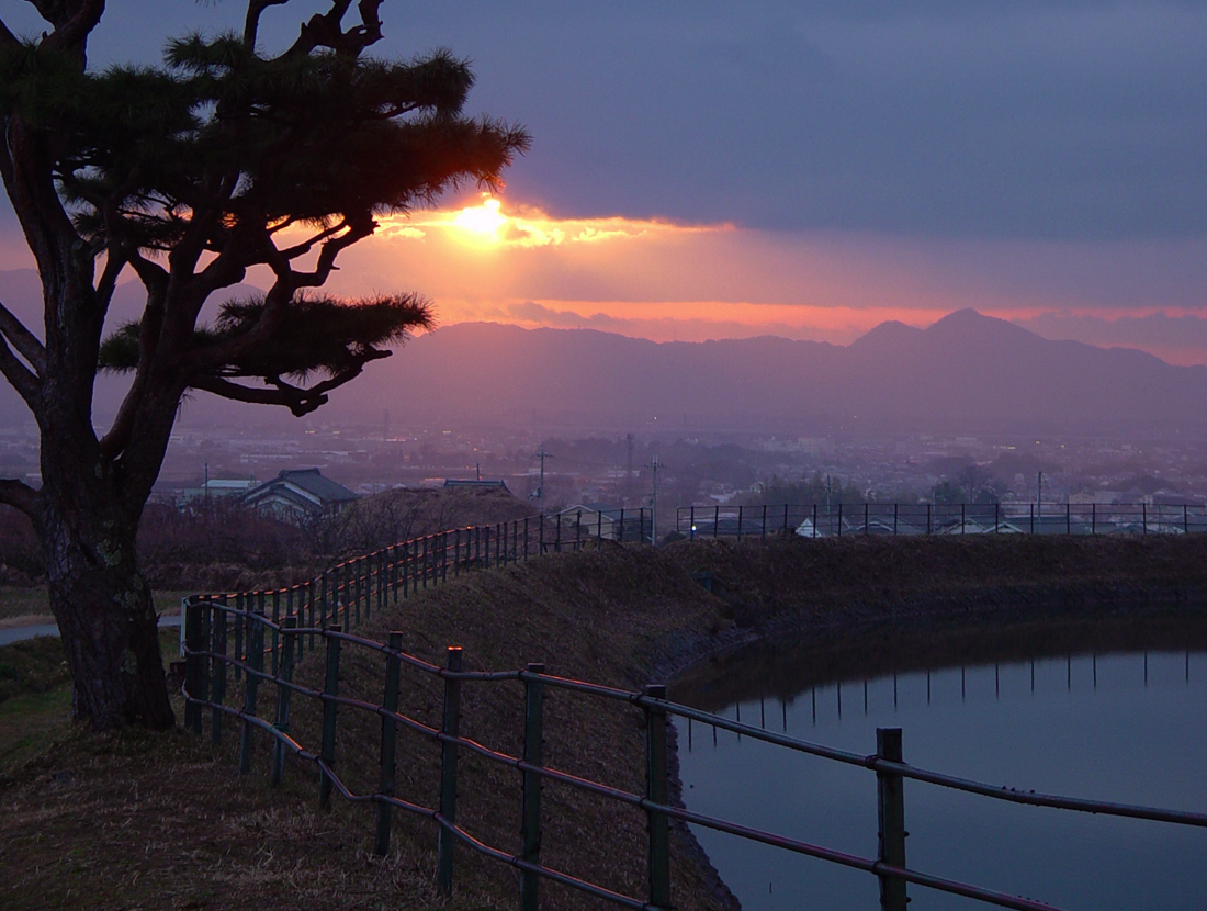 天理市　崇神天皇陵　夕日_c0108146_22149100.jpg