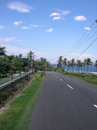 Ride On A Scooter お気に入り編 ～Kusambi→Seraya→Ujung～_a0074049_1174582.jpg