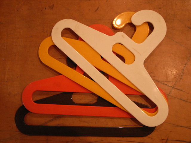 \"Coat Hanger Plastic\"ってこんなこと。_c0140560_1352533.jpg