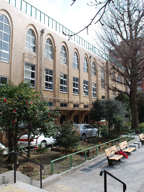 東京都千代田区立九段小学校(大正モダン建築探訪)_f0142606_1925115.jpg