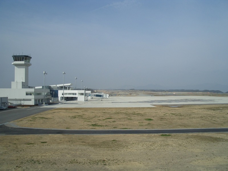 富士山静岡空港の建設状況を視察してきました。_f0141310_2335646.jpg