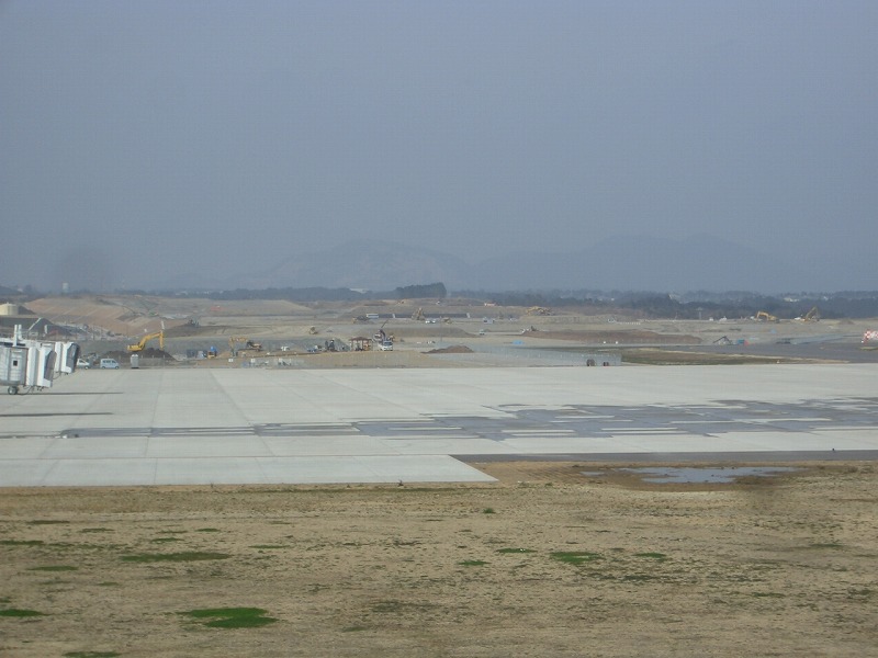 富士山静岡空港の建設状況を視察してきました。_f0141310_234455.jpg