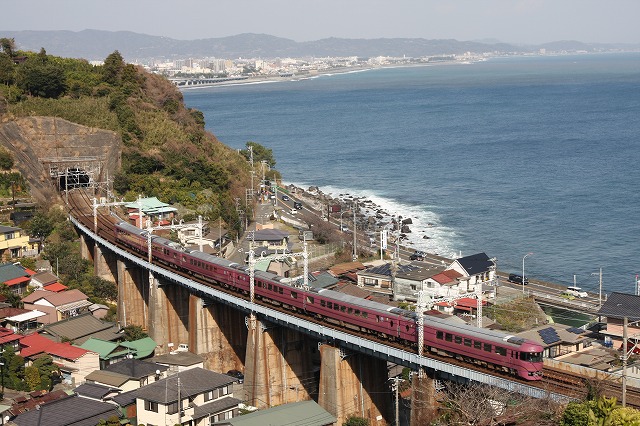 東海道線熱海まで583系入線_b0002858_23222717.jpg