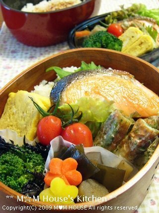 鼻がむずむず・・・ﾟ(ﾟ´(00)`ﾟ)ﾟ｡　☆今日のお弁当♪_c0139375_144588.jpg