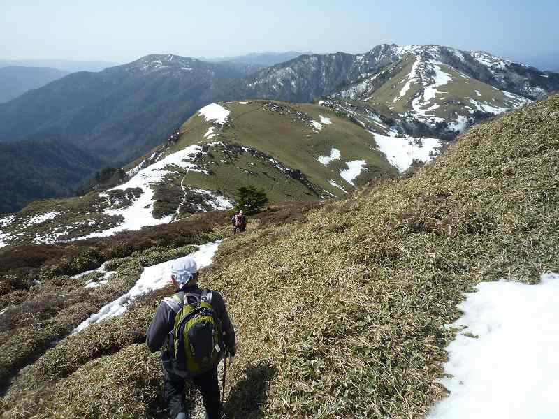 三嶺（北西尾根）～西熊山（北東尾根）　周遊_b0124306_2323862.jpg