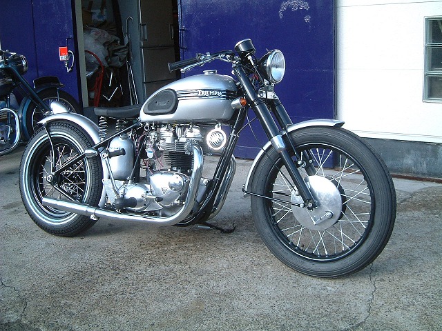 幸福商会　1966 TRIUMPH T120TT BOBBER_f0020508_12393816.jpg