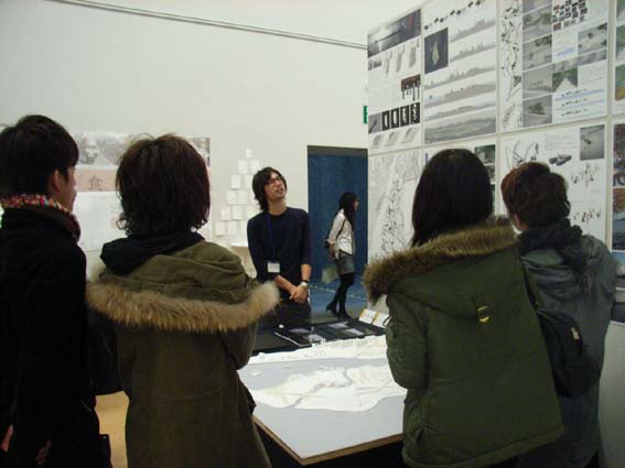 神戸芸工大 カオス展_a0113755_15414644.jpg