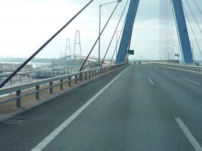 伊勢湾自動車道の3つの兄弟橋「名港トリトン」 [ドライブ] All About