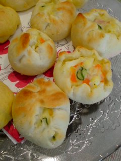 休みの日のブランチパンと・・・具だくさんミネストローネ。_f0177295_11111565.jpg