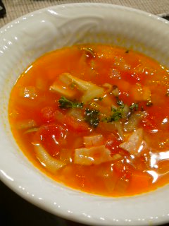 休みの日のブランチパンと・・・具だくさんミネストローネ。_f0177295_1111166.jpg