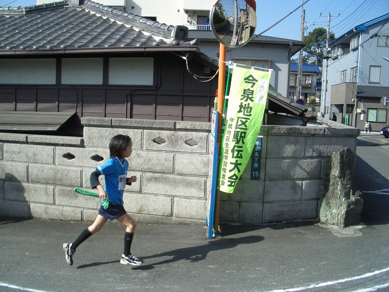 市街地を走る「今泉地区駅伝大会」_f0141310_2315038.jpg