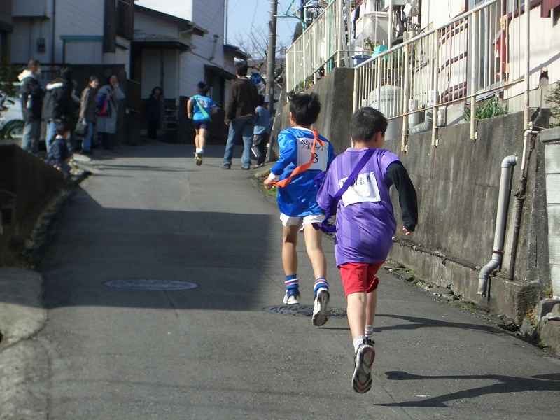 市街地を走る「今泉地区駅伝大会」_f0141310_23165787.jpg