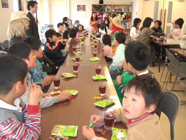 第四主日礼拝＆英語で遊ぼう「お楽しみ会」_d0038372_113757.jpg