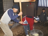 八代家でさきどり春祭り　～屋台と餅つき～_b0026615_94674.jpg