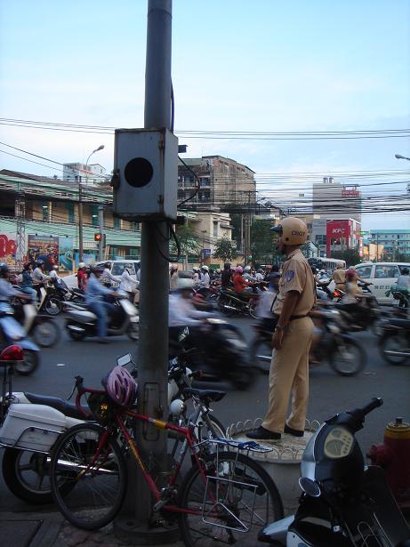 全交通手段の9割がバイク利用!?_c0016380_2261651.jpg