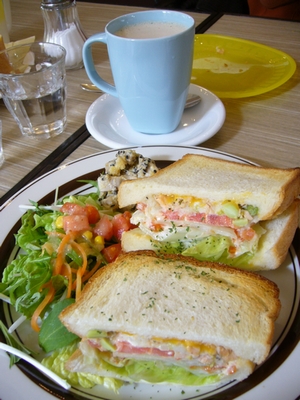 Cafe　Downey（カフェ　ダウニー）神の倉店_a0086188_1450162.jpg