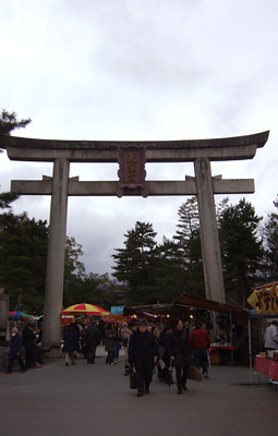 梅さく嵐電 天神さんの花番牛 只今七分咲き_c0069903_5384618.jpg