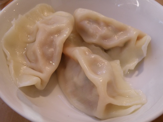華味屋の新作ピリ辛・水餃子_f0053279_16521029.jpg