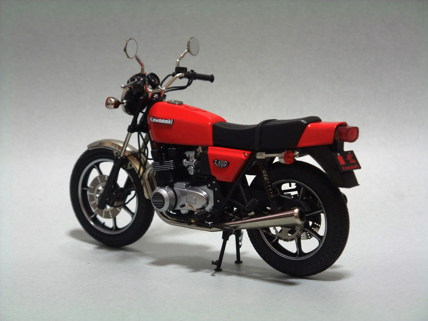 鉄馬シリーズ 1/18 Kawasaki Z400FX ＃エボニー（前期