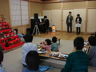 もも色ランチでライブカフェ 3月1日_e0114963_16534042.jpg