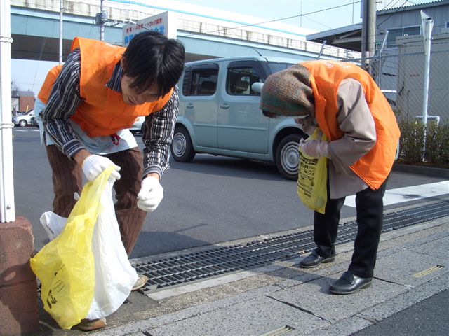 利用者様とスタッフとの、笑顔溢れる日常のひとコマです！_e0097185_23274960.jpg