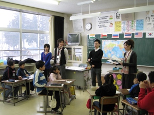 小千谷市立岩沢小にて「時間割から見える世界」WSを実施しました_c0167632_924178.jpg