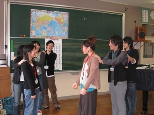 新潟市立赤塚小学校にて「時間割から見える世界」WSを実施しました_c0167632_9374090.jpg